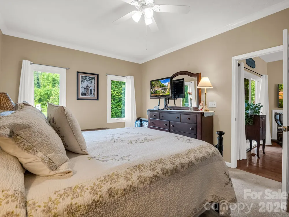 20 Country Meadows Lane Hendersonville, NC 28792