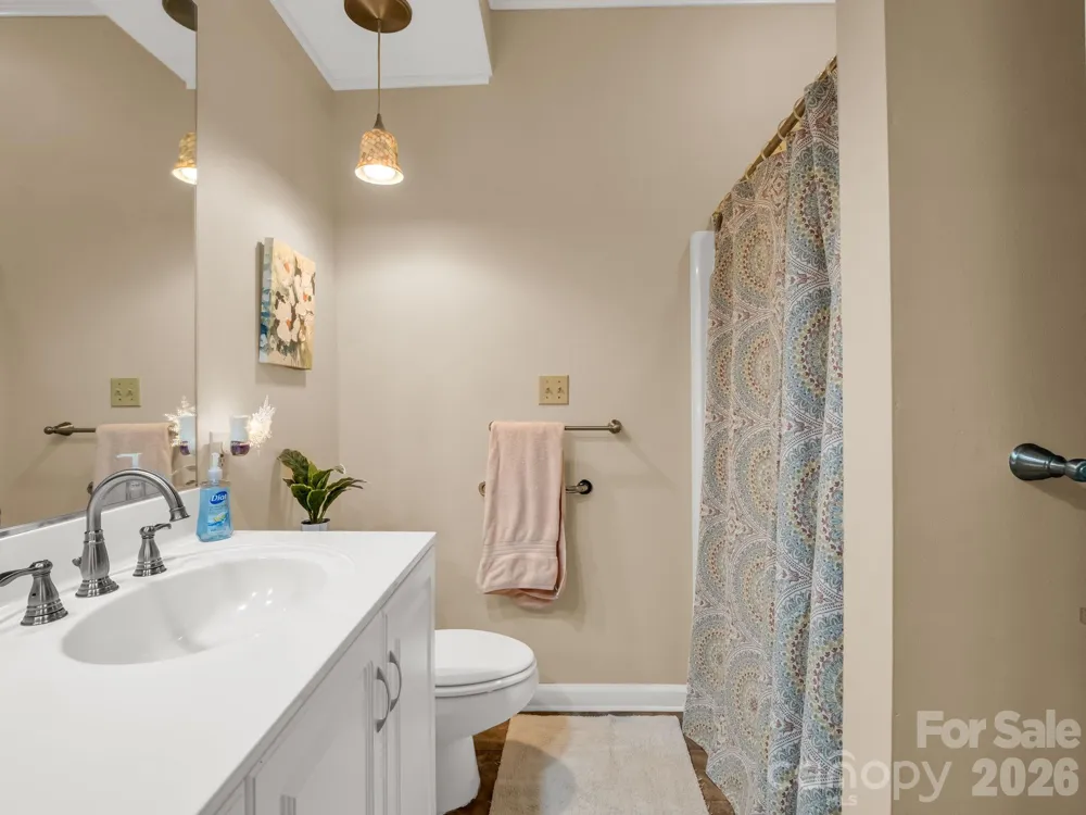 20 Country Meadows Lane Hendersonville, NC 28792