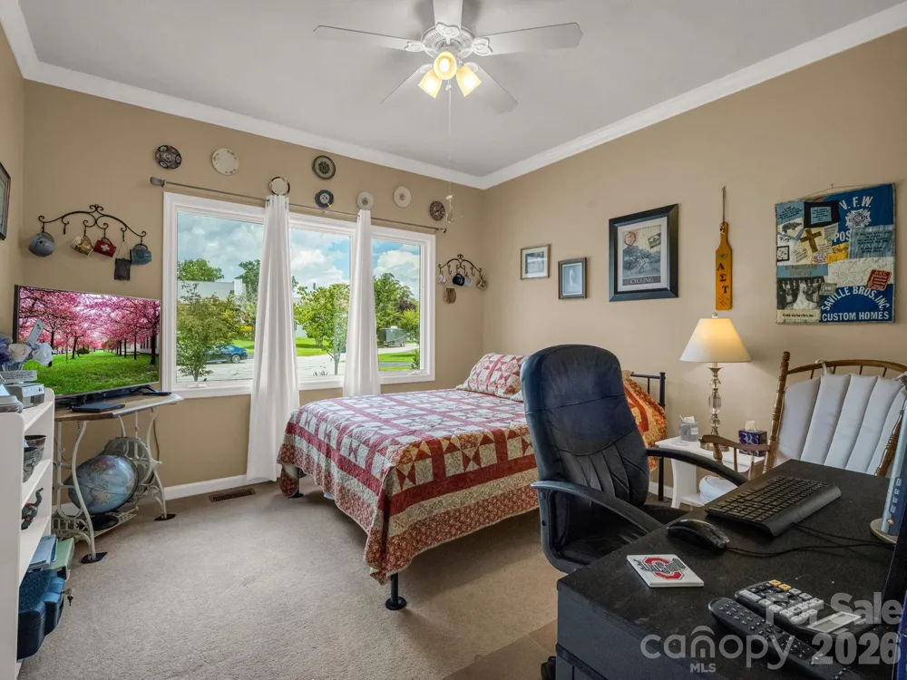 20 Country Meadows Lane Hendersonville, NC 28792