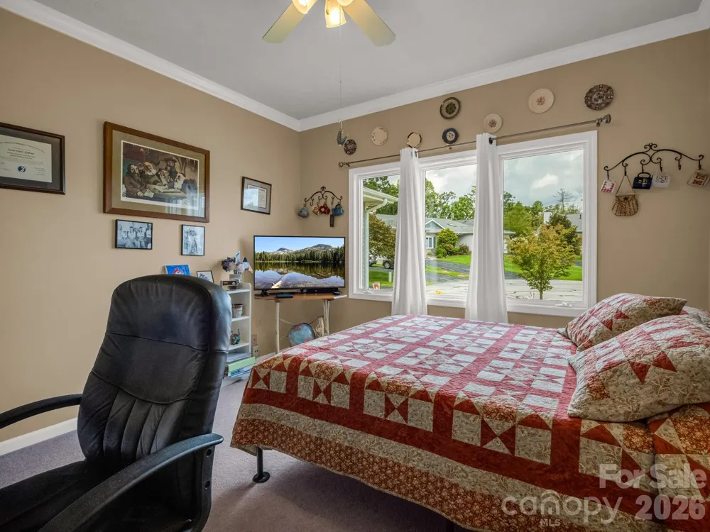 20 Country Meadows Lane Hendersonville, NC 28792