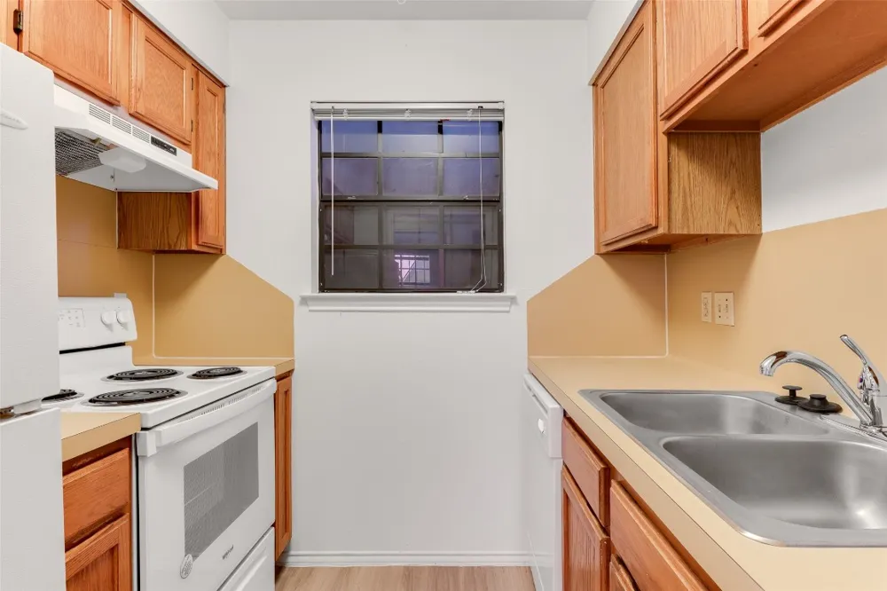 1903 E 20th Street Austin, TX 78722