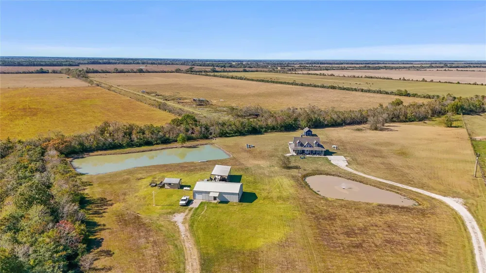 5850 Sh 61 Devers, TX 77538