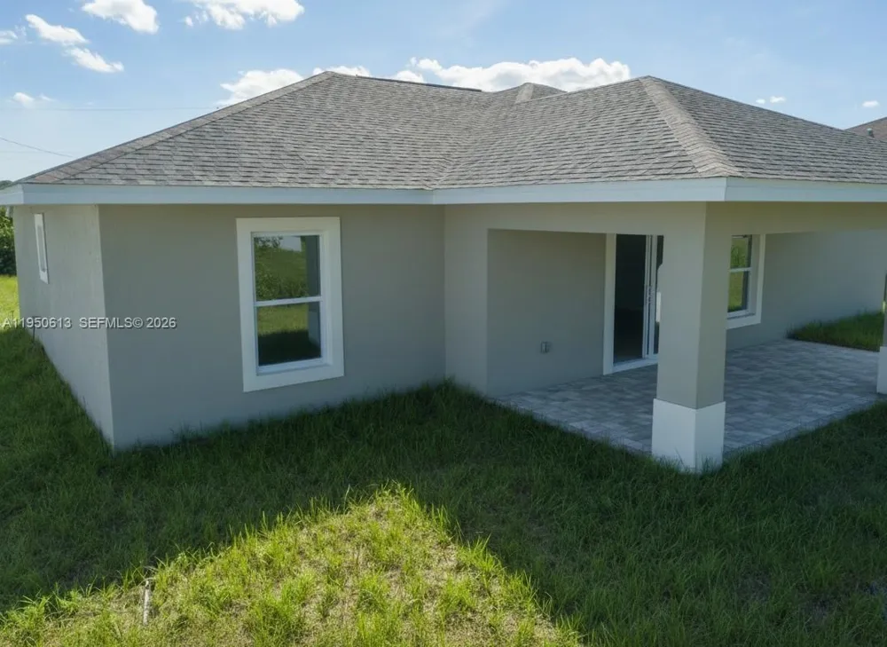 8038 Sunrise Cir. La Belle, FL 33935