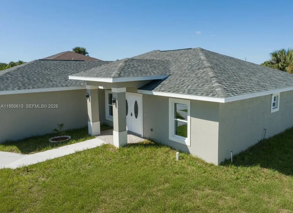 8038 Sunrise Cir. La Belle, FL 33935