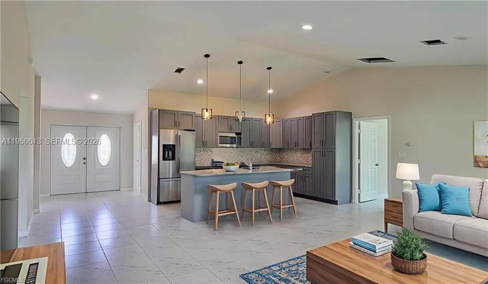8038 Sunrise Cir. La Belle, FL 33935