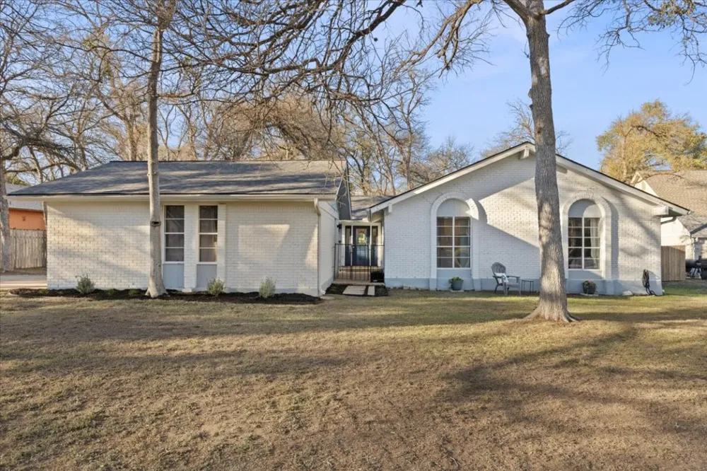 9004 Charnwood Court