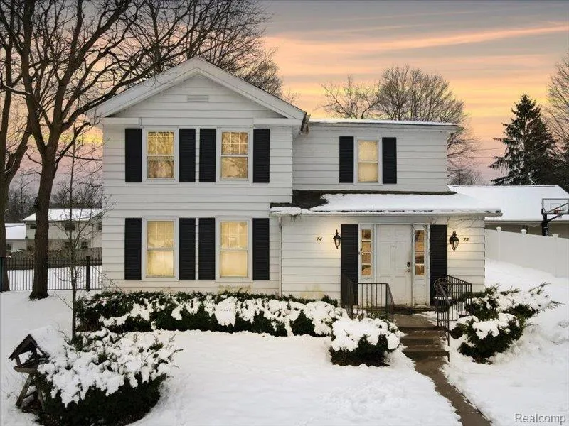 74 E Washington Street