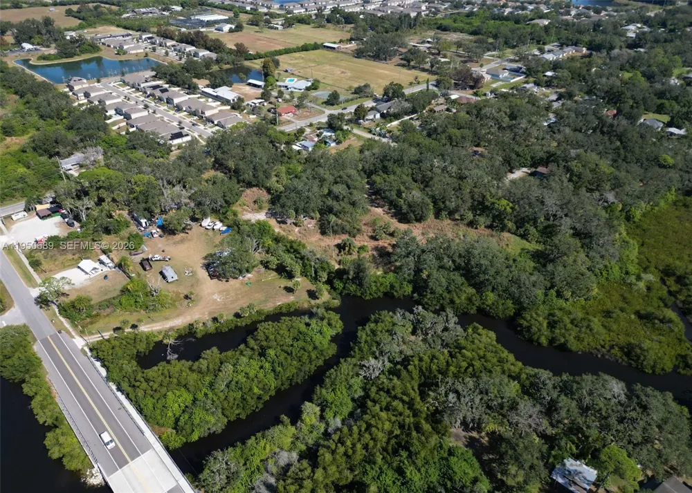 301 E Shell Point Road #77 Tampa, FL 33570