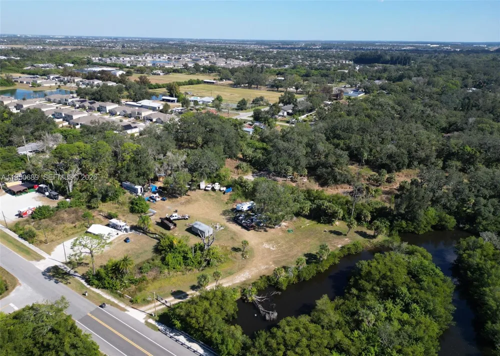301 E Shell Point Road #77 Tampa, FL 33570