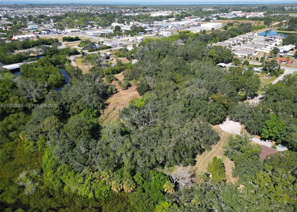301 E Shell Point Road #77 Tampa, FL 33570