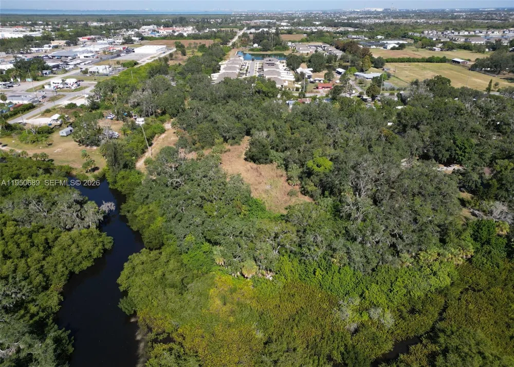 301 E Shell Point Road #77 Tampa, FL 33570