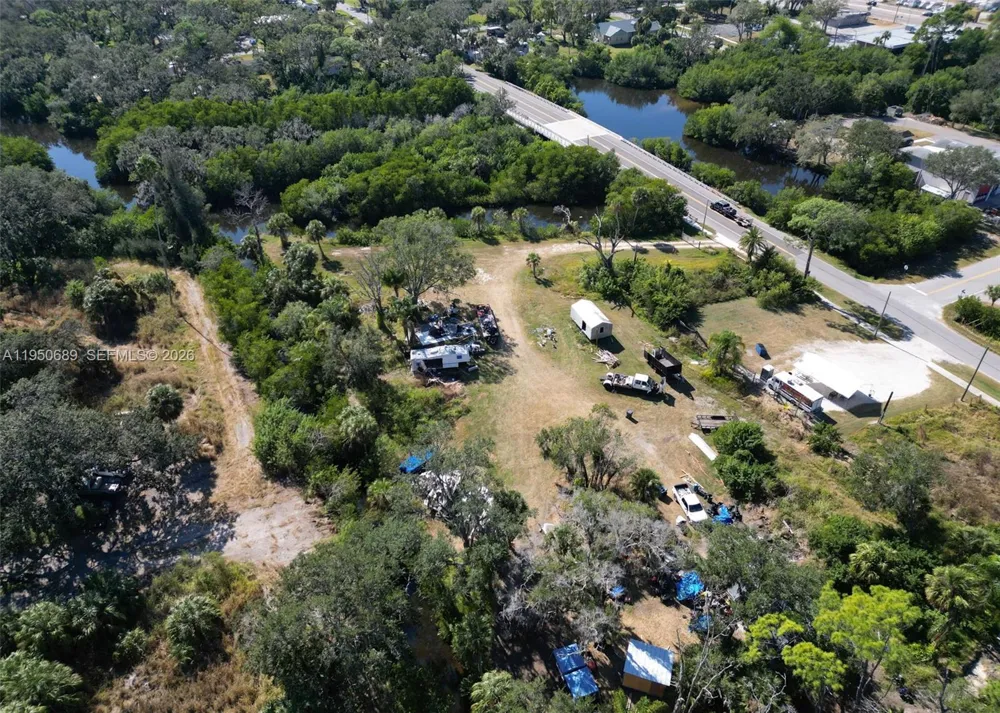 301 E Shell Point Road #77 Tampa, FL 33570