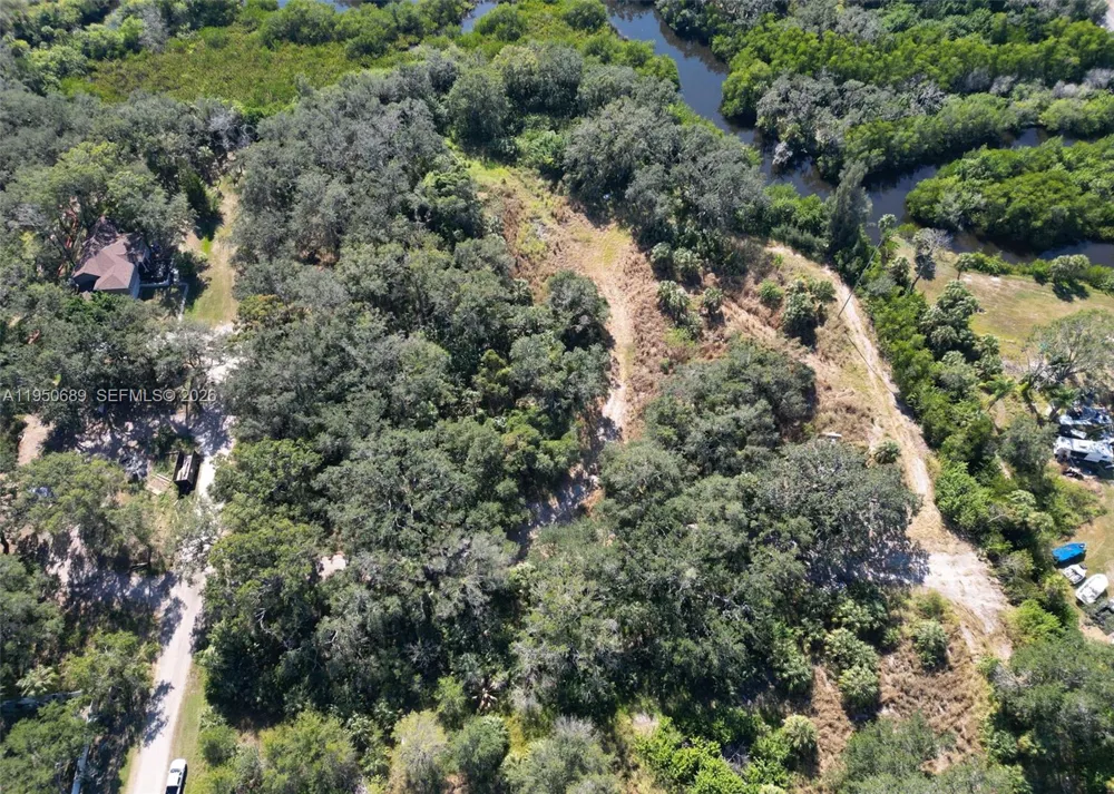 301 E Shell Point Road #77 Tampa, FL 33570