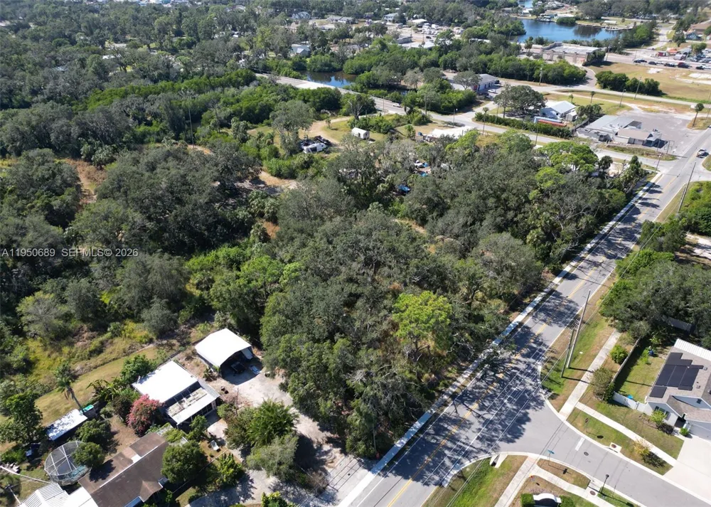 301 E Shell Point Road #77 Tampa, FL 33570
