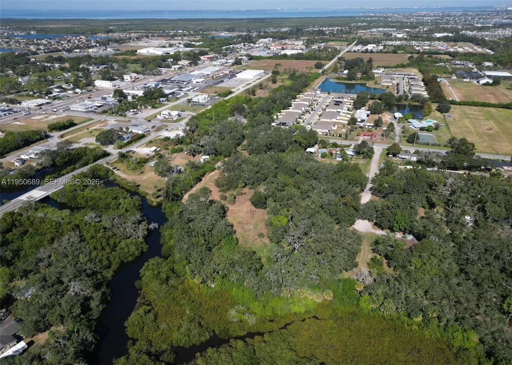 301 E Shell Point Road #77 Tampa, FL 33570
