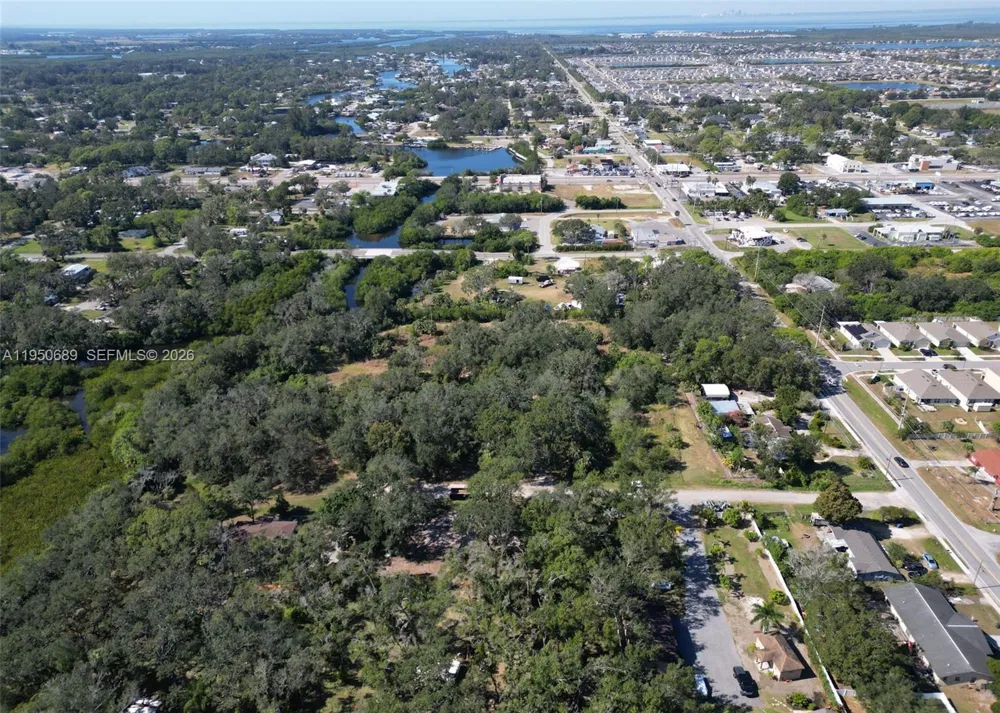 301 E Shell Point Road #77 Tampa, FL 33570
