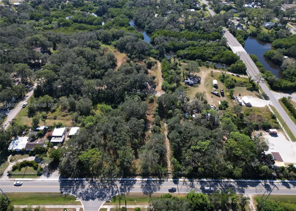 301 E Shell Point Road #77 Tampa, FL 33570