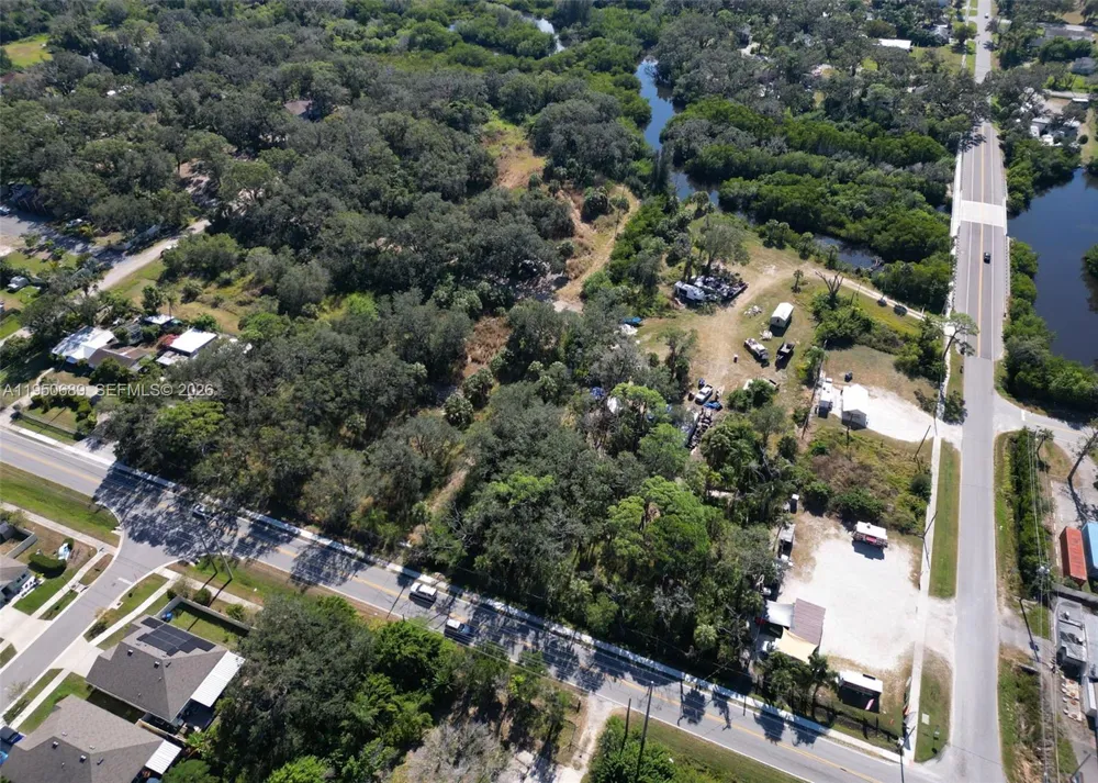 301 E Shell Point Road #77 Tampa, FL 33570