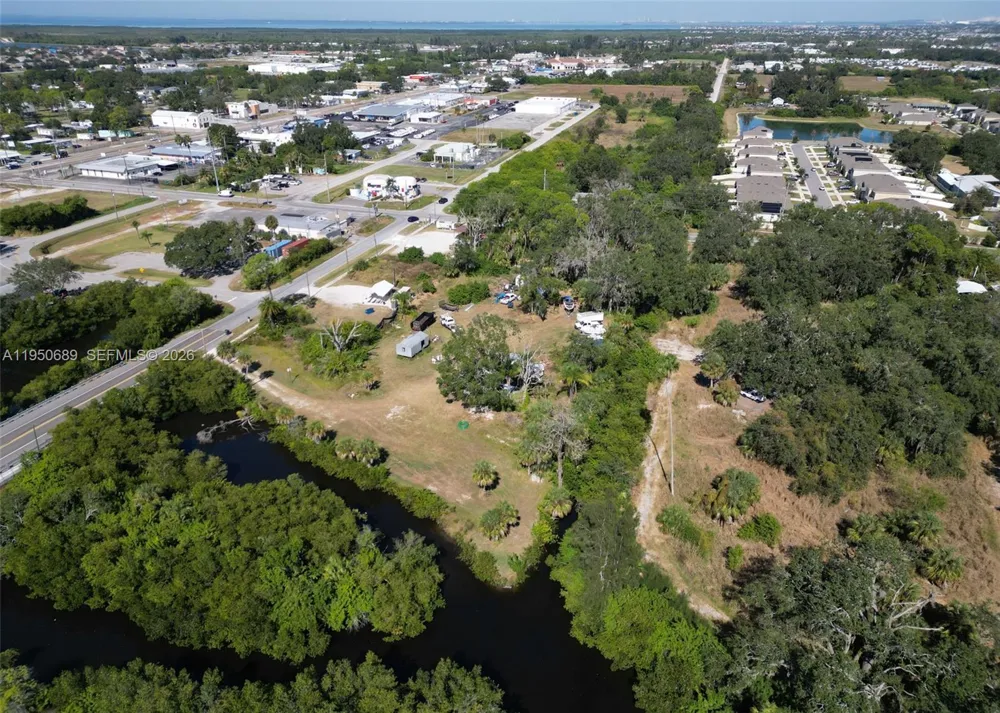 301 E Shell Point Road #77 Tampa, FL 33570