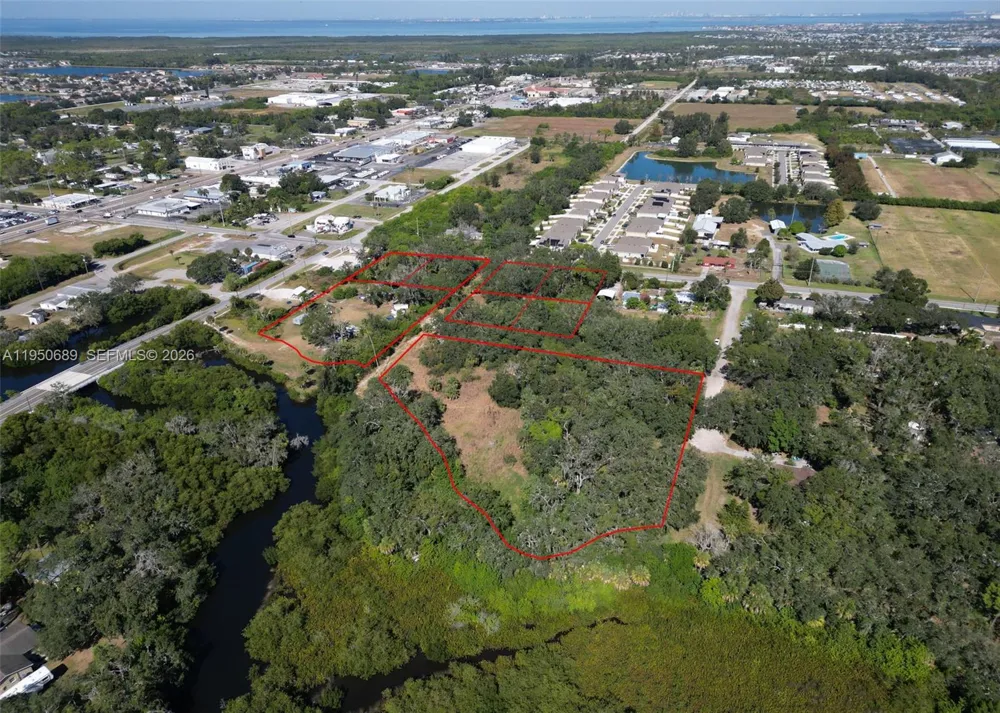 301 E Shell Point Road #77 Tampa, FL 33570