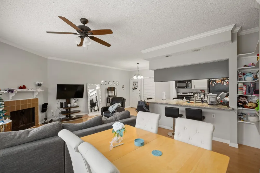 915 W 23rd Street #203