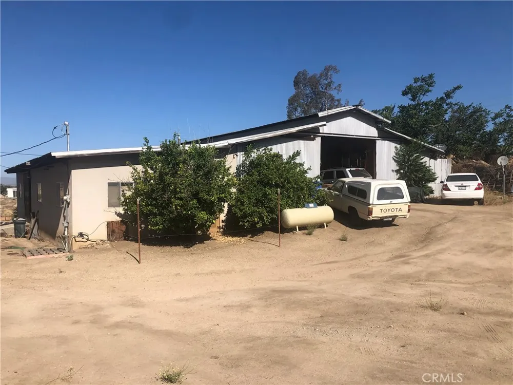 1890 S State Hemet, CA 92543