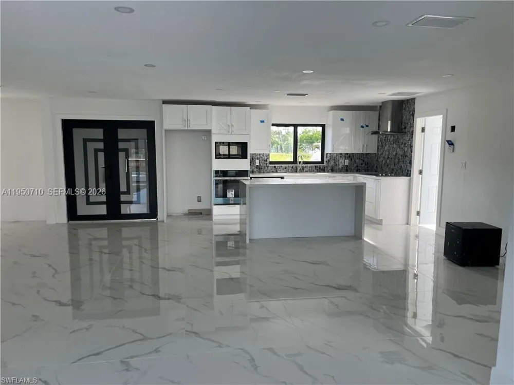 5313 Bayview Ct Cape Coral, FL 33904