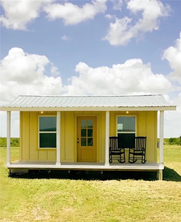 188 Quail Drive George West, TX 78022