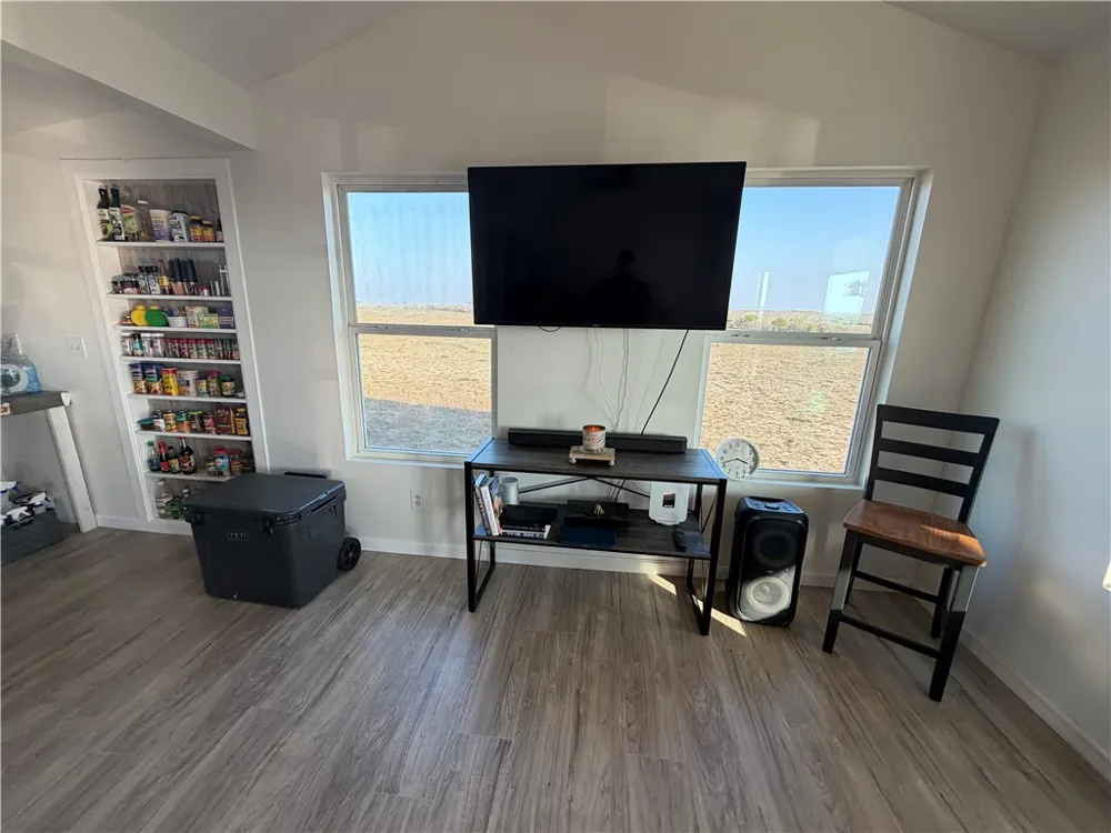 188 Quail Drive George West, TX 78022