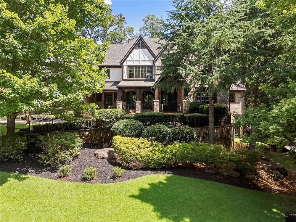 989 Middle Fork Trail