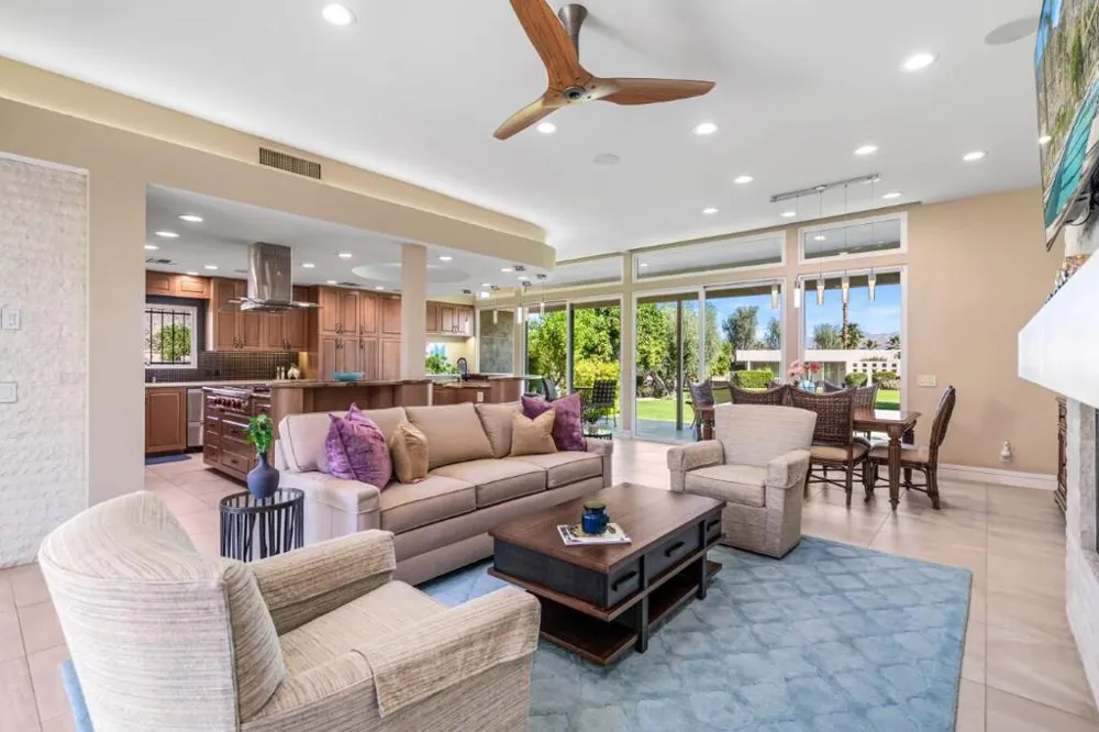 72233 El Paseo #1717