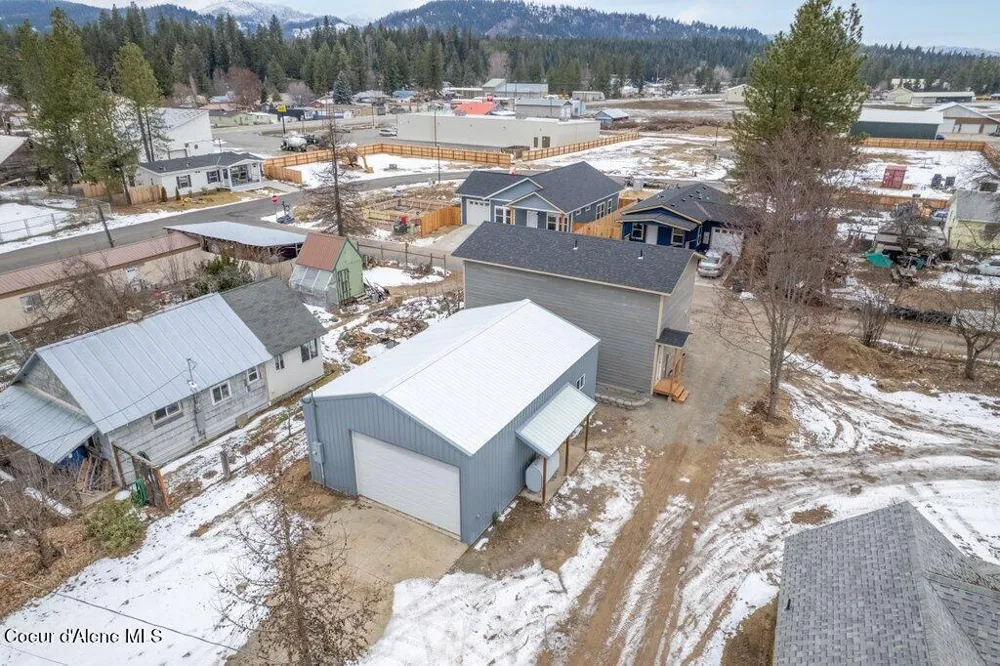 90 Finley Avenue Priest River, ID 83856