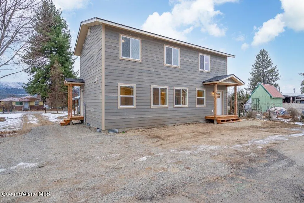 90 Finley Avenue Priest River, ID 83856