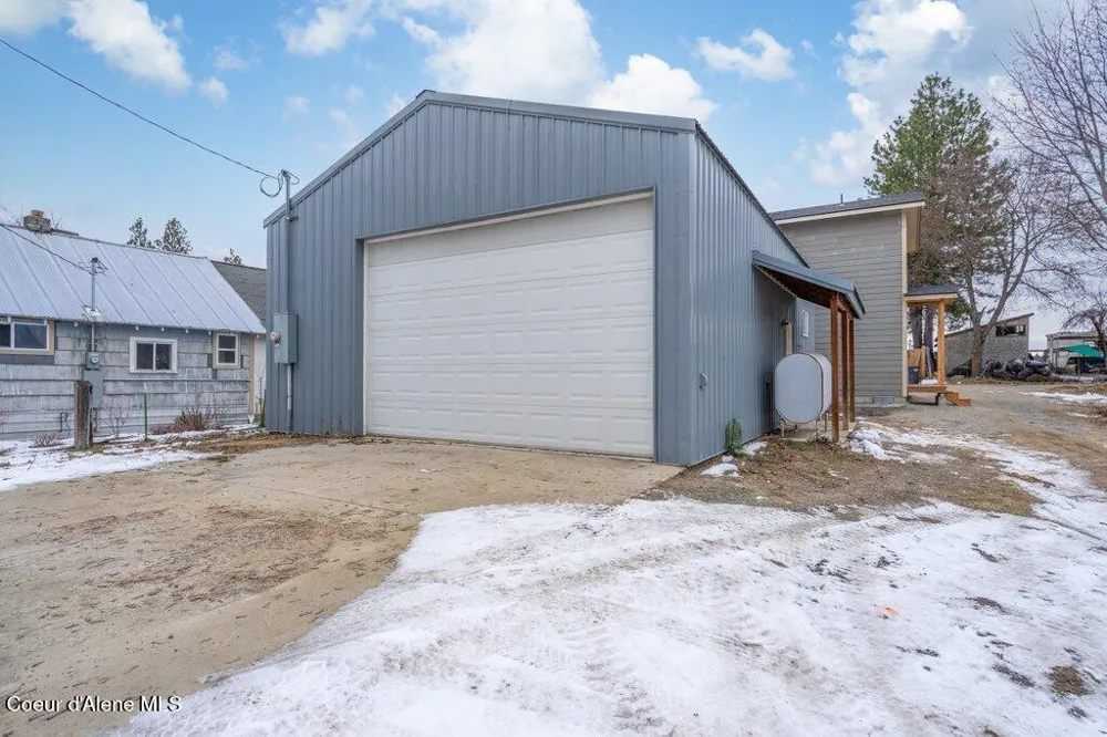 90 Finley Avenue Priest River, ID 83856