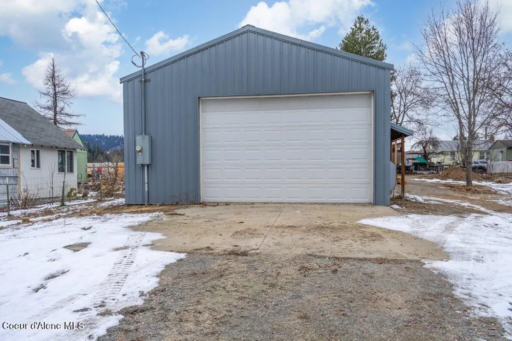 90 Finley Avenue Priest River, ID 83856