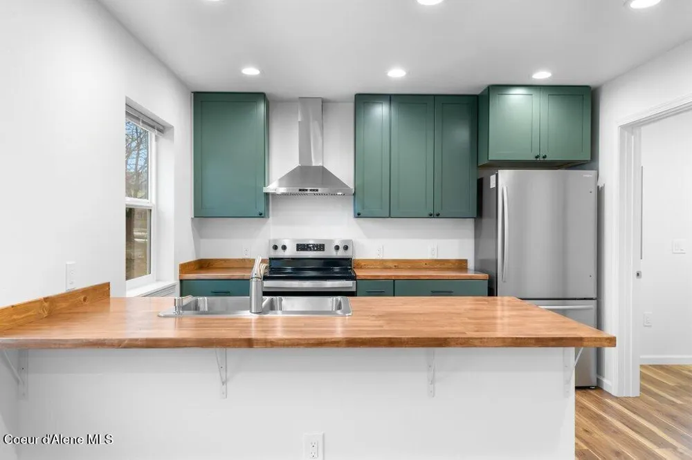 90 Finley Avenue Priest River, ID 83856