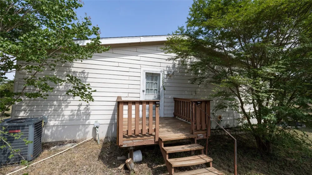 1400 Seminole Trail Dale, TX 78616