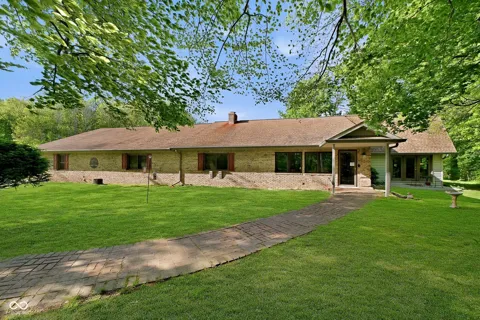 2594 E Traction Road
