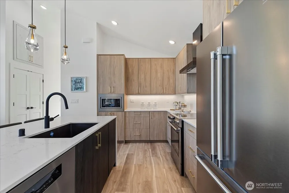 120 Skipping Stone Loop Lynden, WA 98264