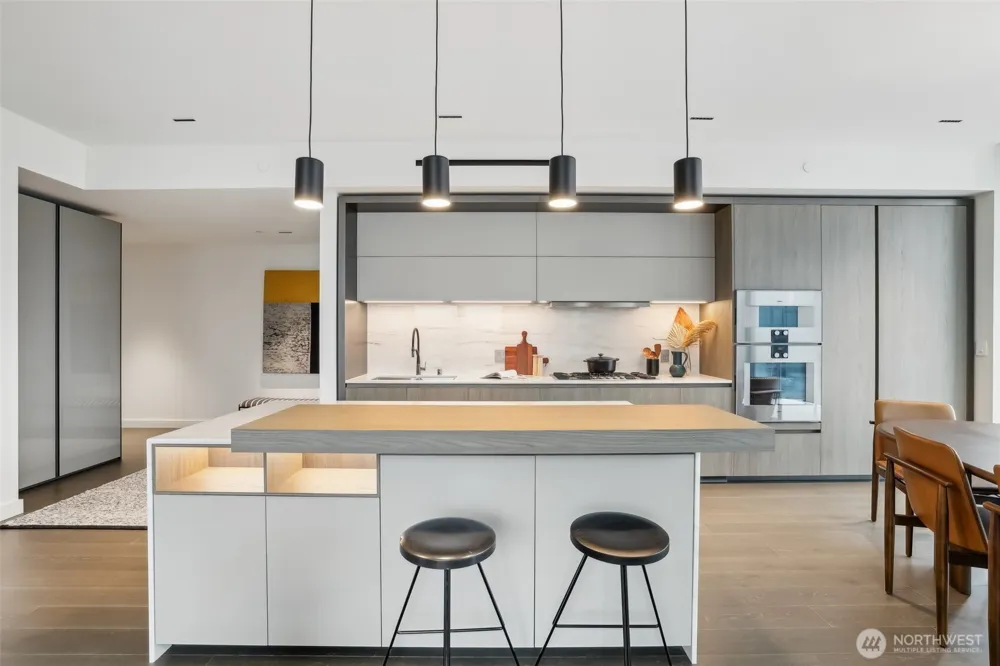 838 Avenue Square NE #1403