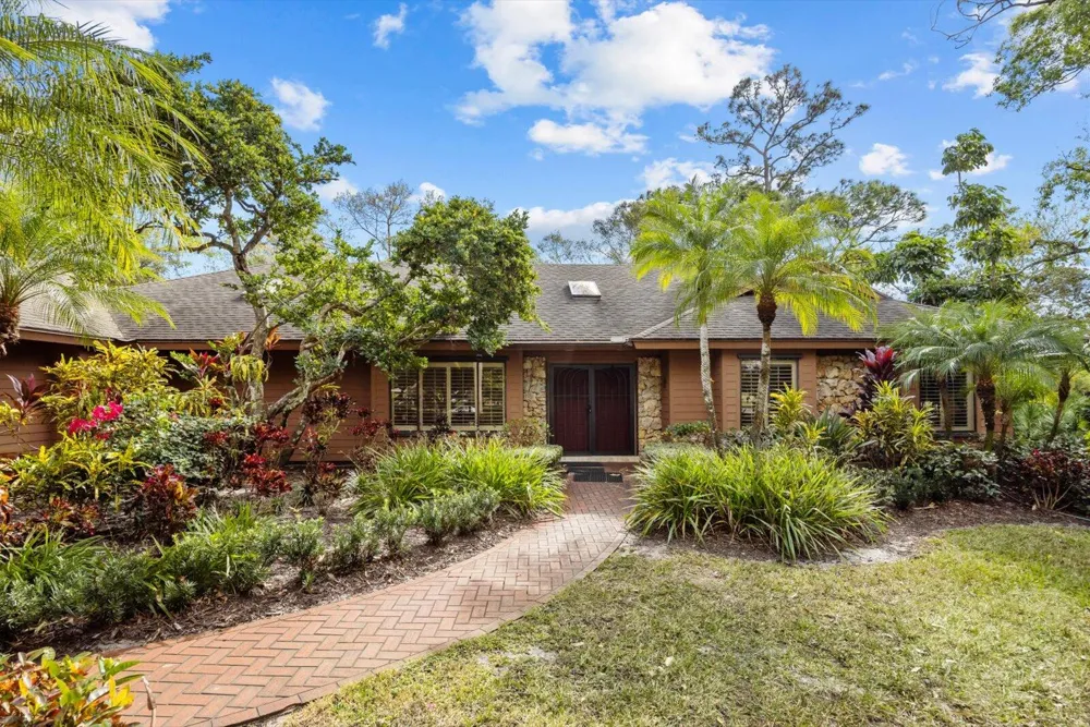 1995 SW Saint Andrews Drive