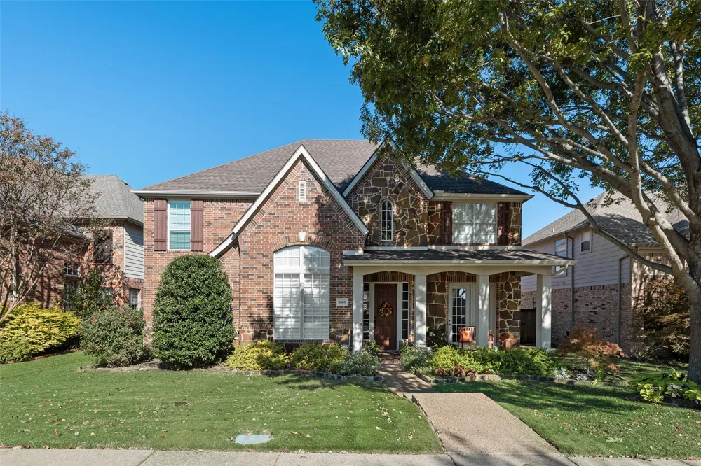 820 Shores Boulevard