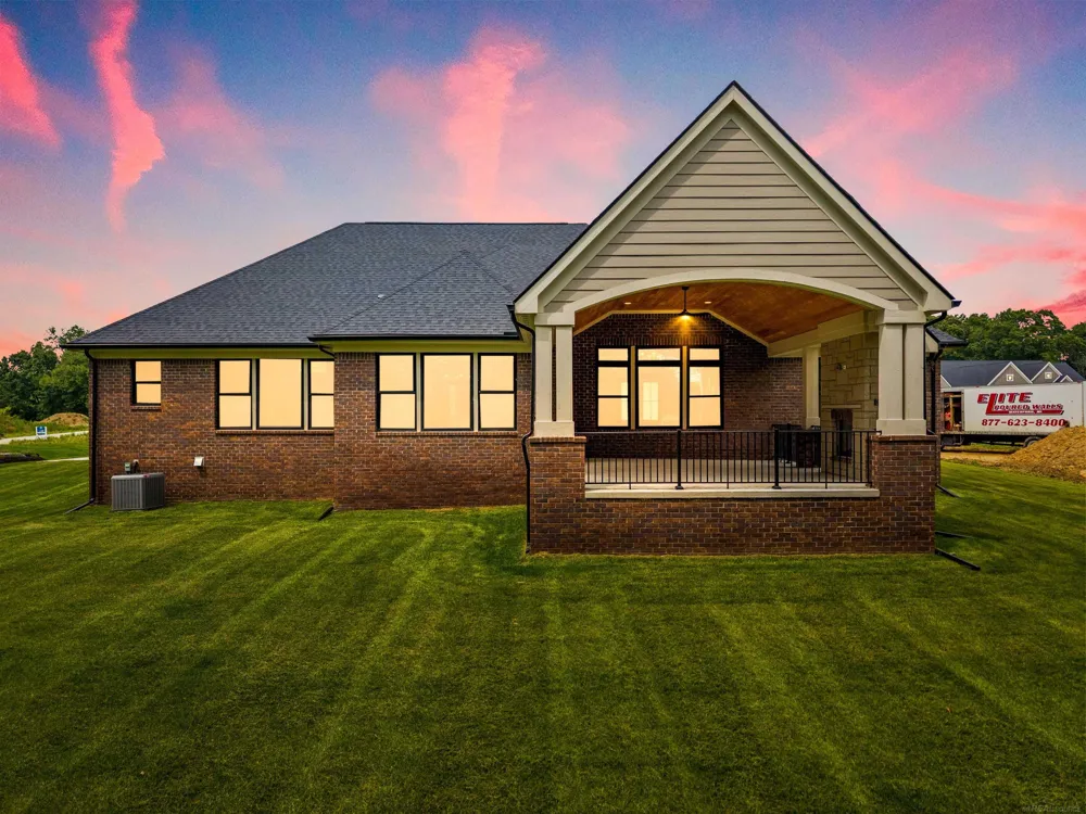 7376 Mulberry Drive Washington Township, MI 48095
