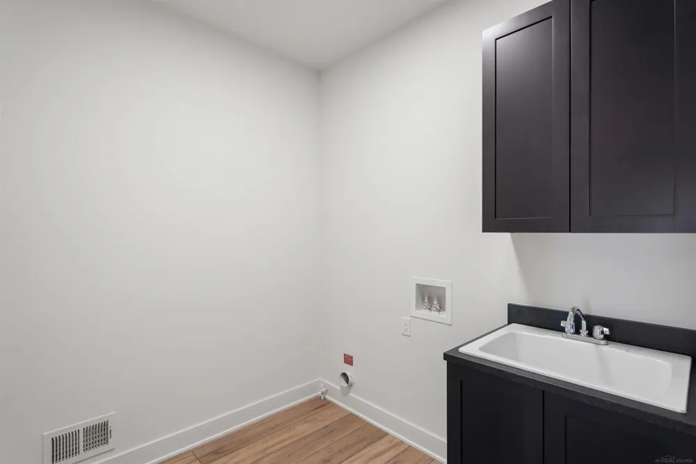 7376 Mulberry Drive Washington Township, MI 48095