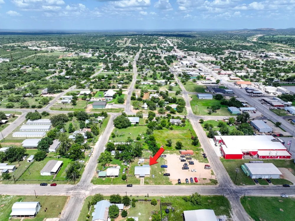 1004 Avon Avenue Llano, TX 78643
