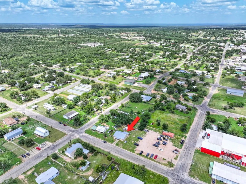 1004 Avon Avenue Llano, TX 78643