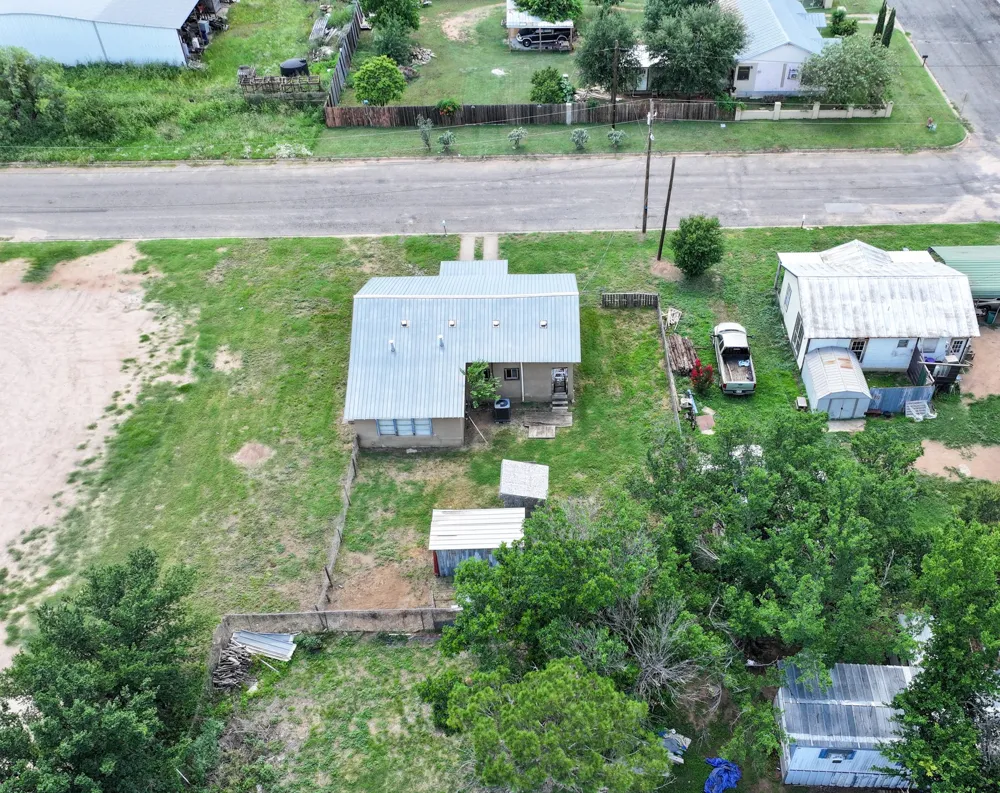 1004 Avon Avenue Llano, TX 78643