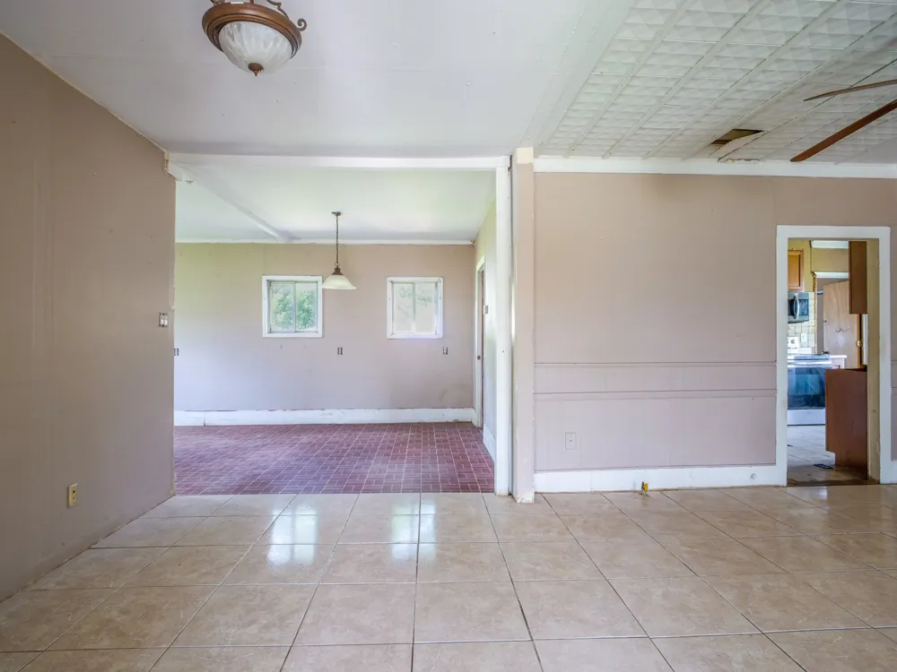 1004 Avon Avenue Llano, TX 78643