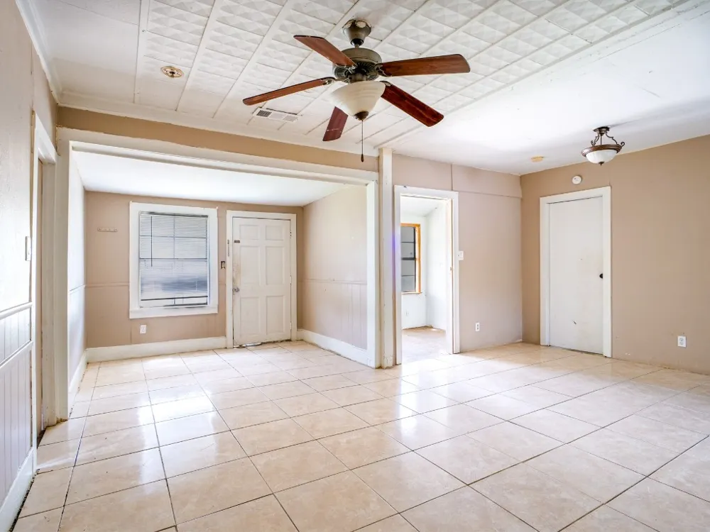 1004 Avon Avenue Llano, TX 78643