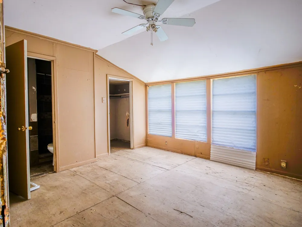 1004 Avon Avenue Llano, TX 78643